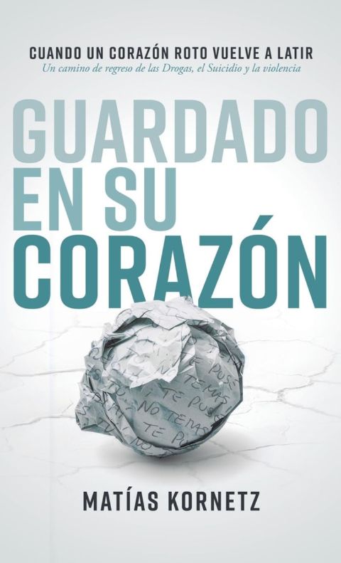 Guardado en su corazón cover
